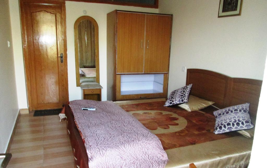 Отель Ranikhet Grand Экстерьер фото