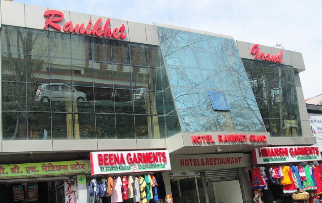 Отель Ranikhet Grand Экстерьер фото