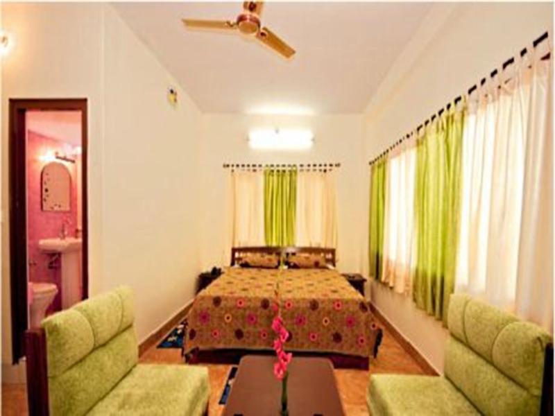Отель Ranikhet Grand Экстерьер фото